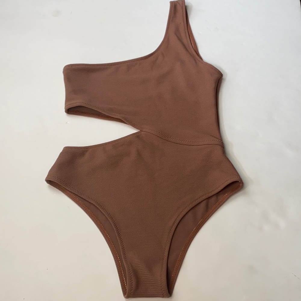 Women’s swim suit
